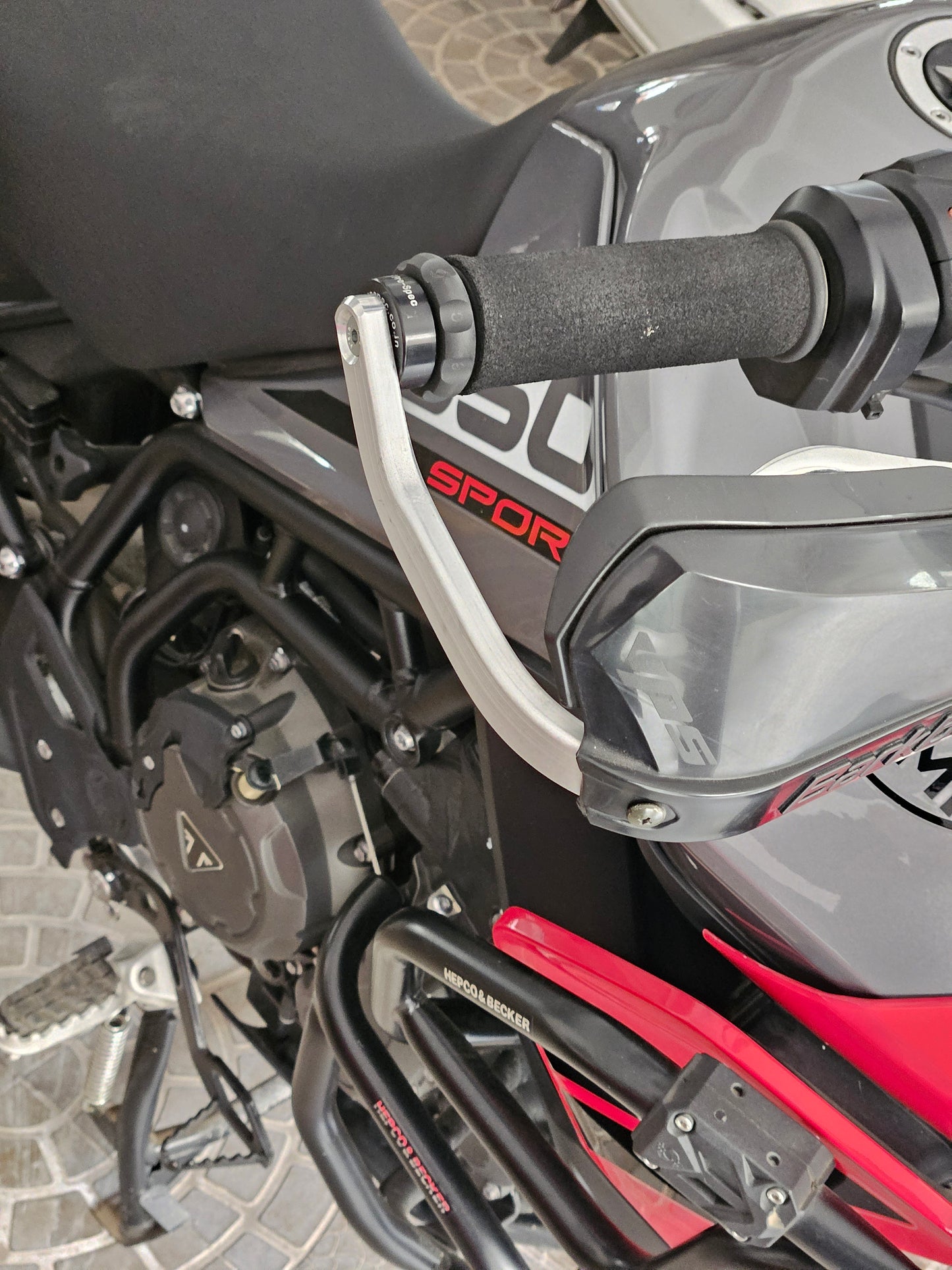 ECZ 010- Easy Cruz Barkbusters knuckle guards