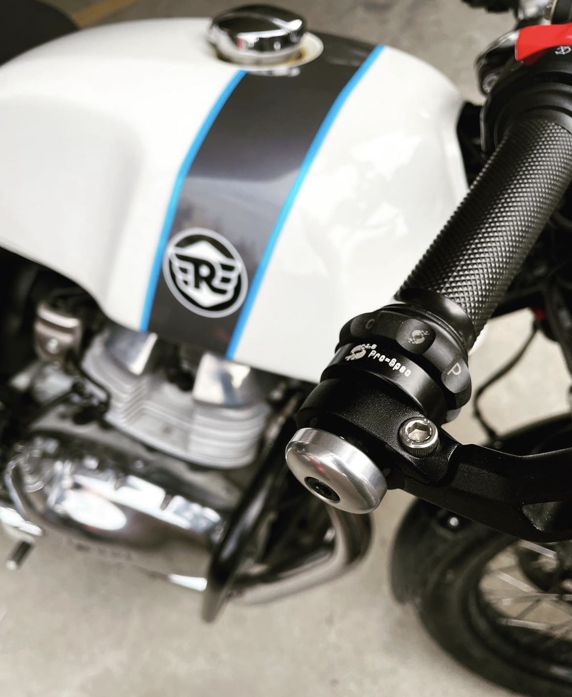 ECZ 009- Easy Cruz Royal Enfield Continental GT upto 2022