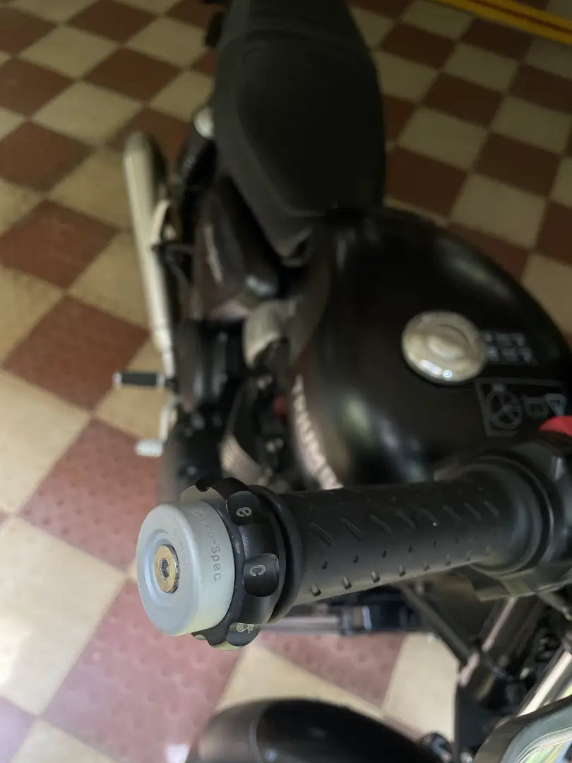 Pro-Spec Easy Cruz ECZ 007 throttle lock installed on Triumph Street Twin