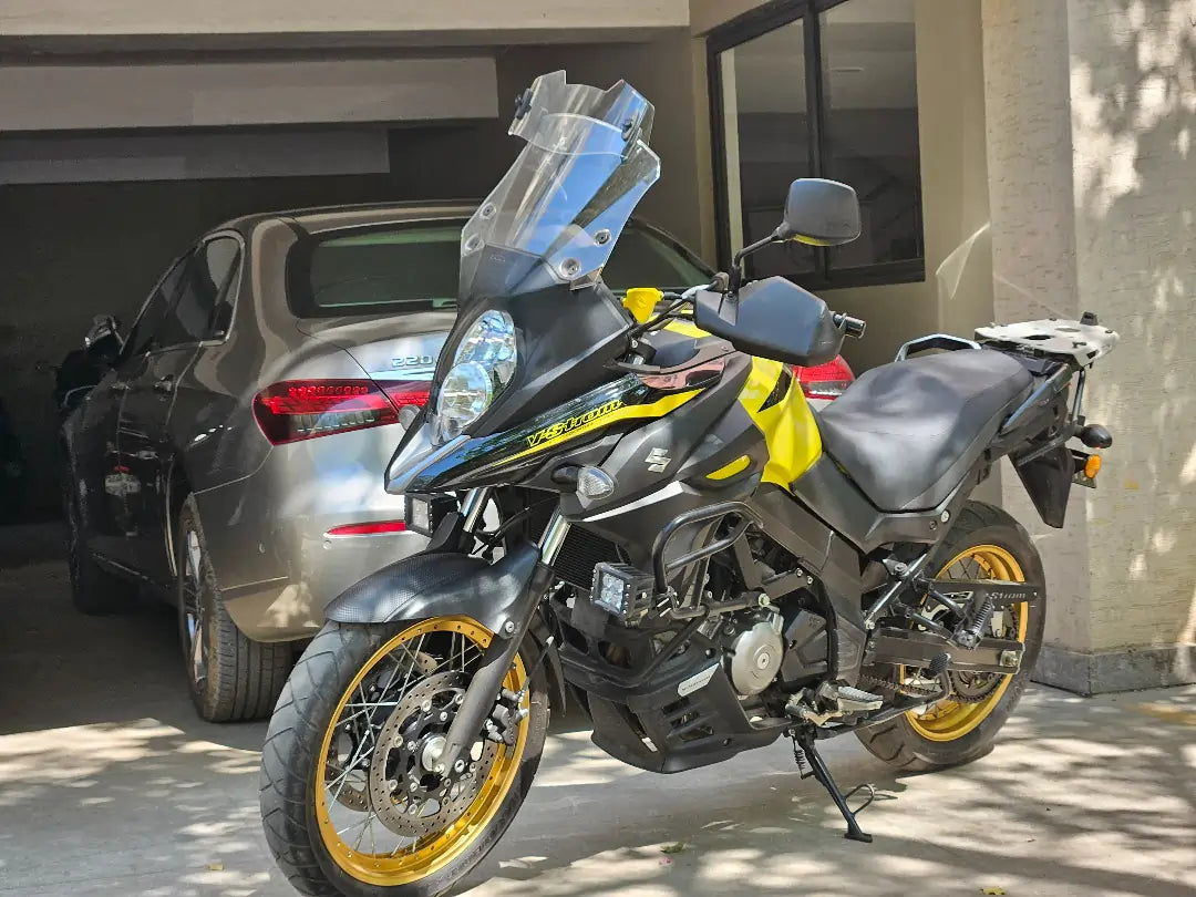 Adventure touring bike with ER 760 WindShield Extender