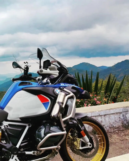 Pro-Spec ET 470 BM bottle holder installed on BMW R 1250 GSA