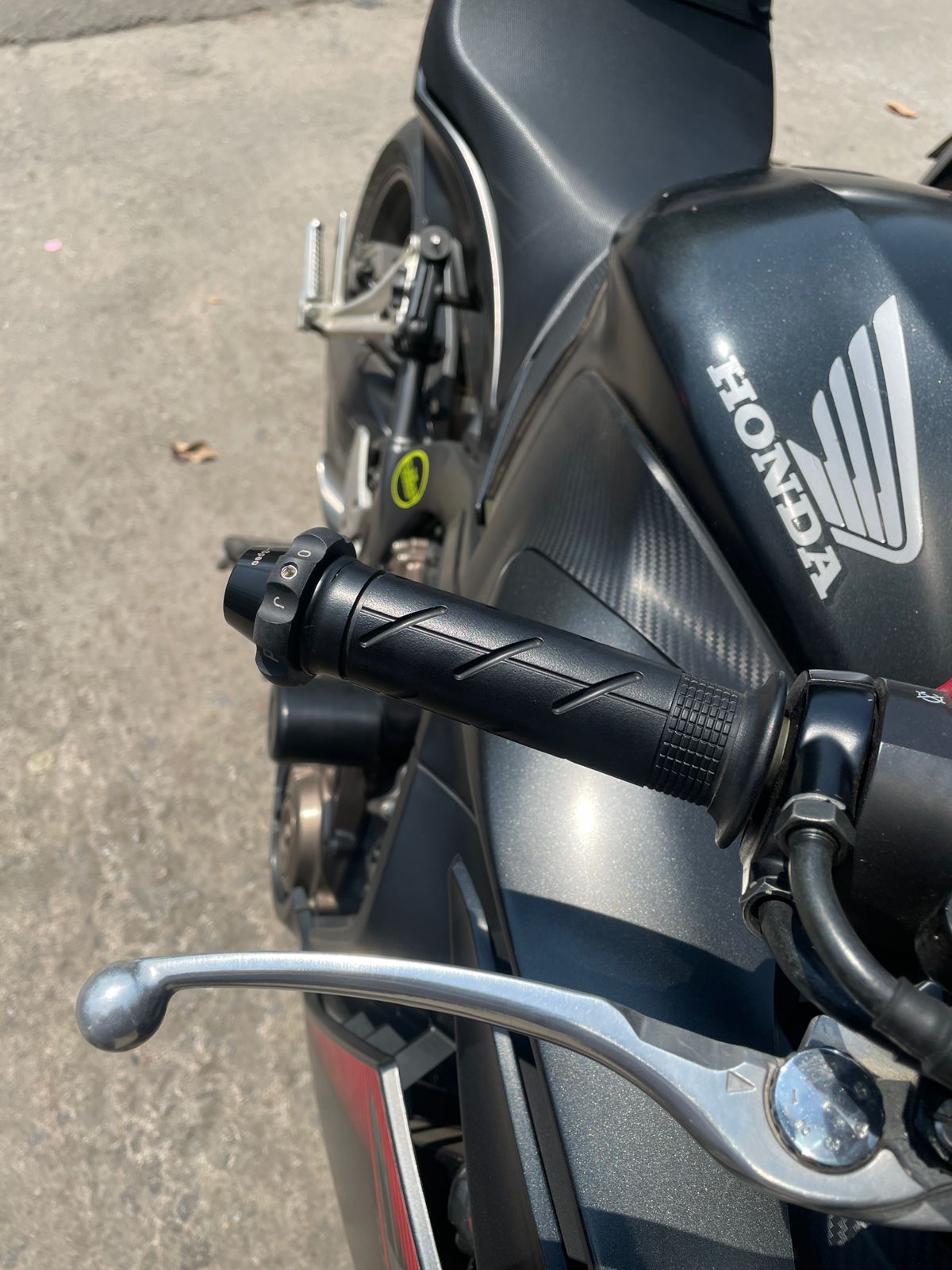ECZ 027- Easy Cruz Plug Type