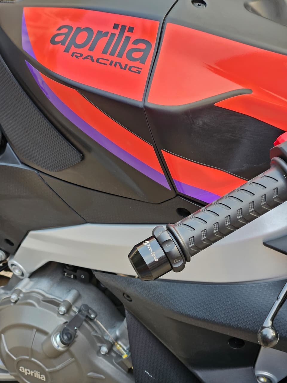 Pro-Spec ECZ 017 throttle lock installed on Aprilia RS 457