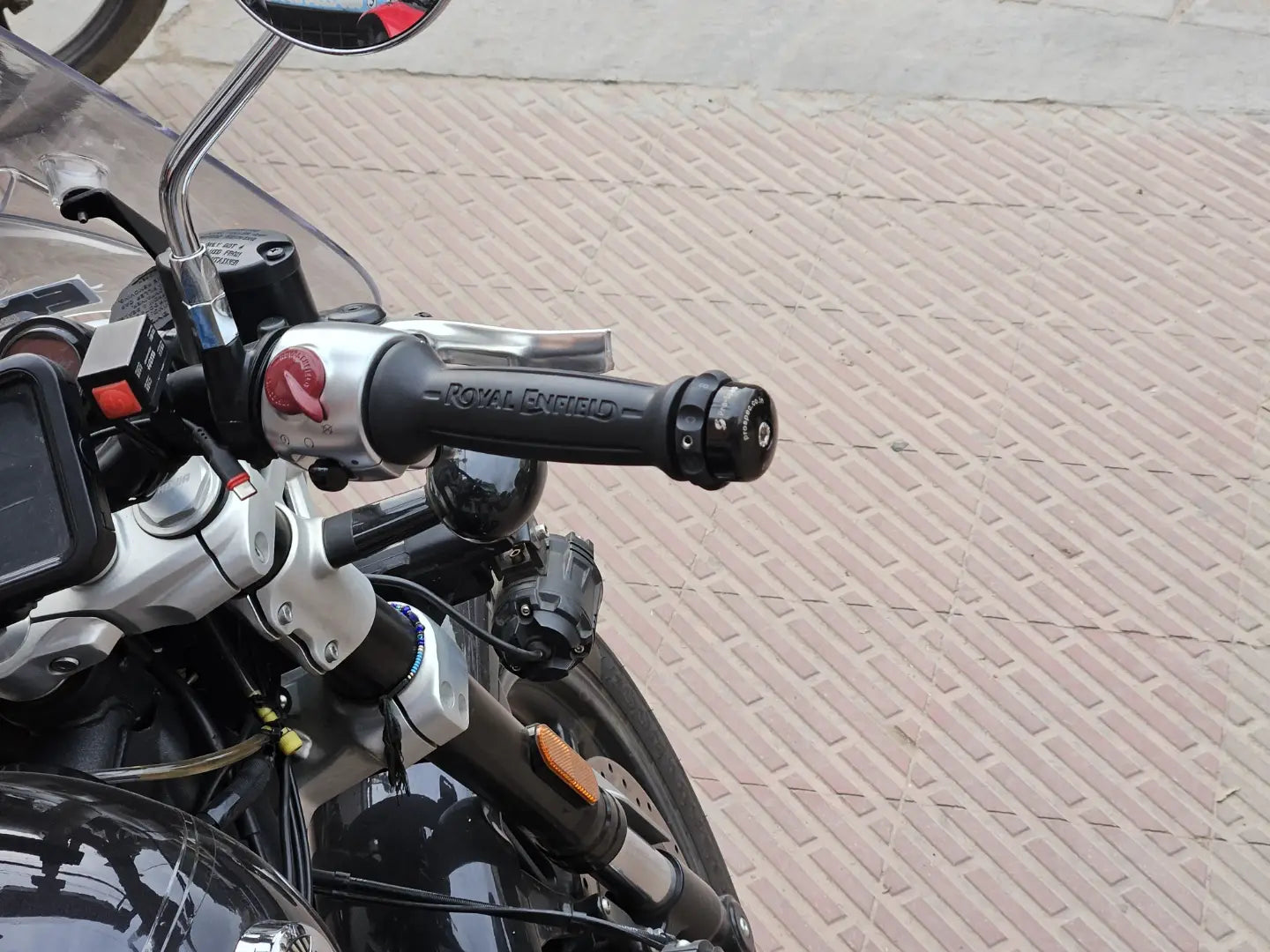 ECZ 028- Easy Cruz Royal Enfield Super Meteor